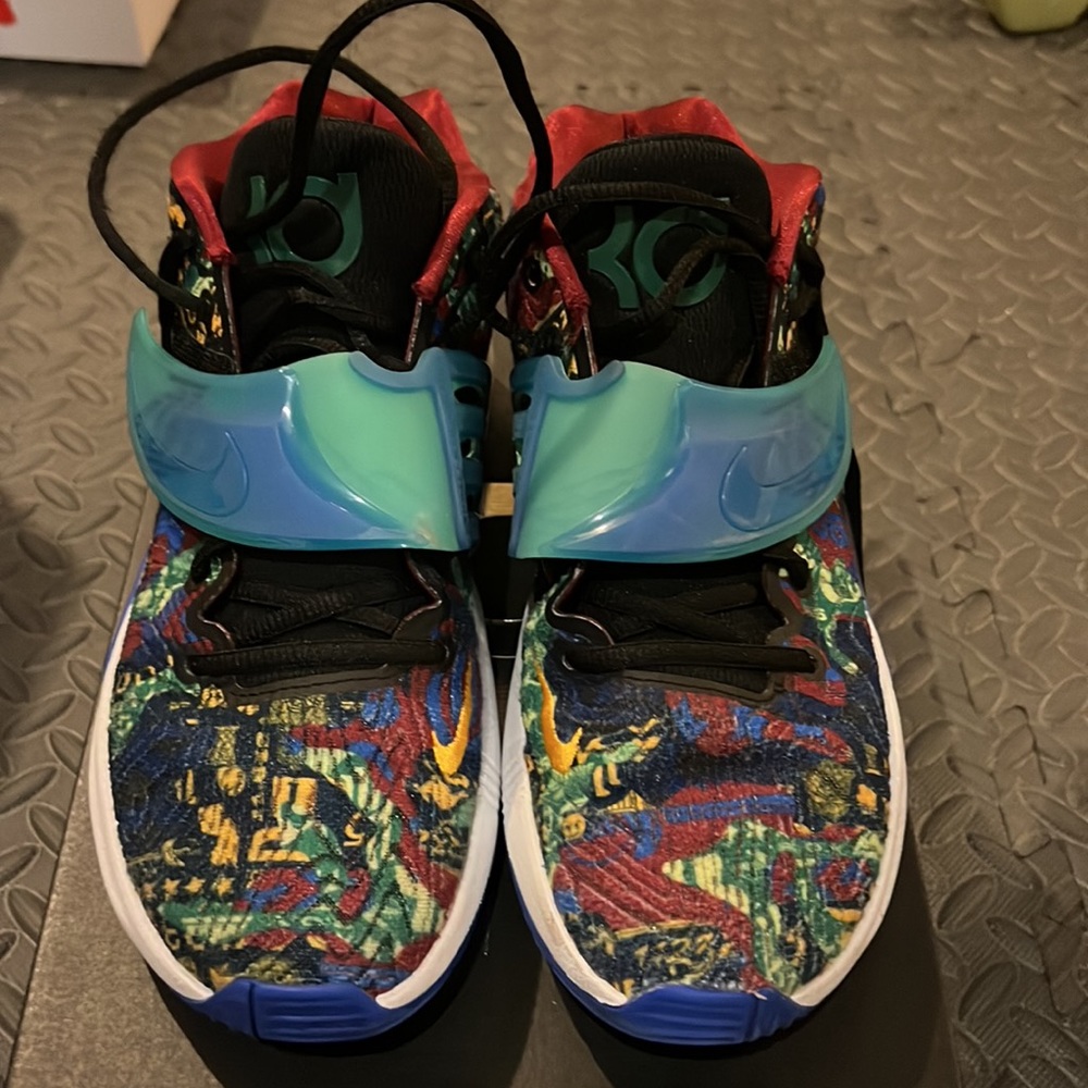 SOLD - NIKE KD 14s